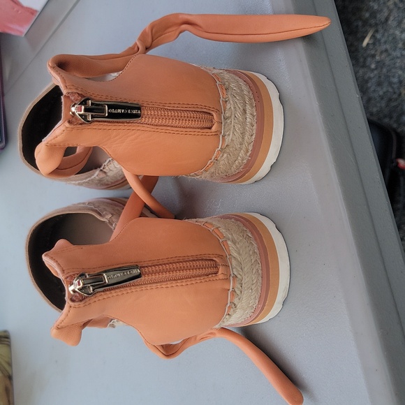 Vince Camuto - Picture 3 of 3